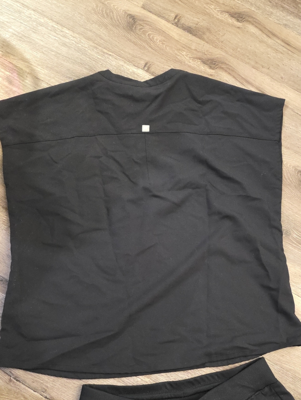 Fabletics Large Scrub Set-Like New - Picture 4 of 11